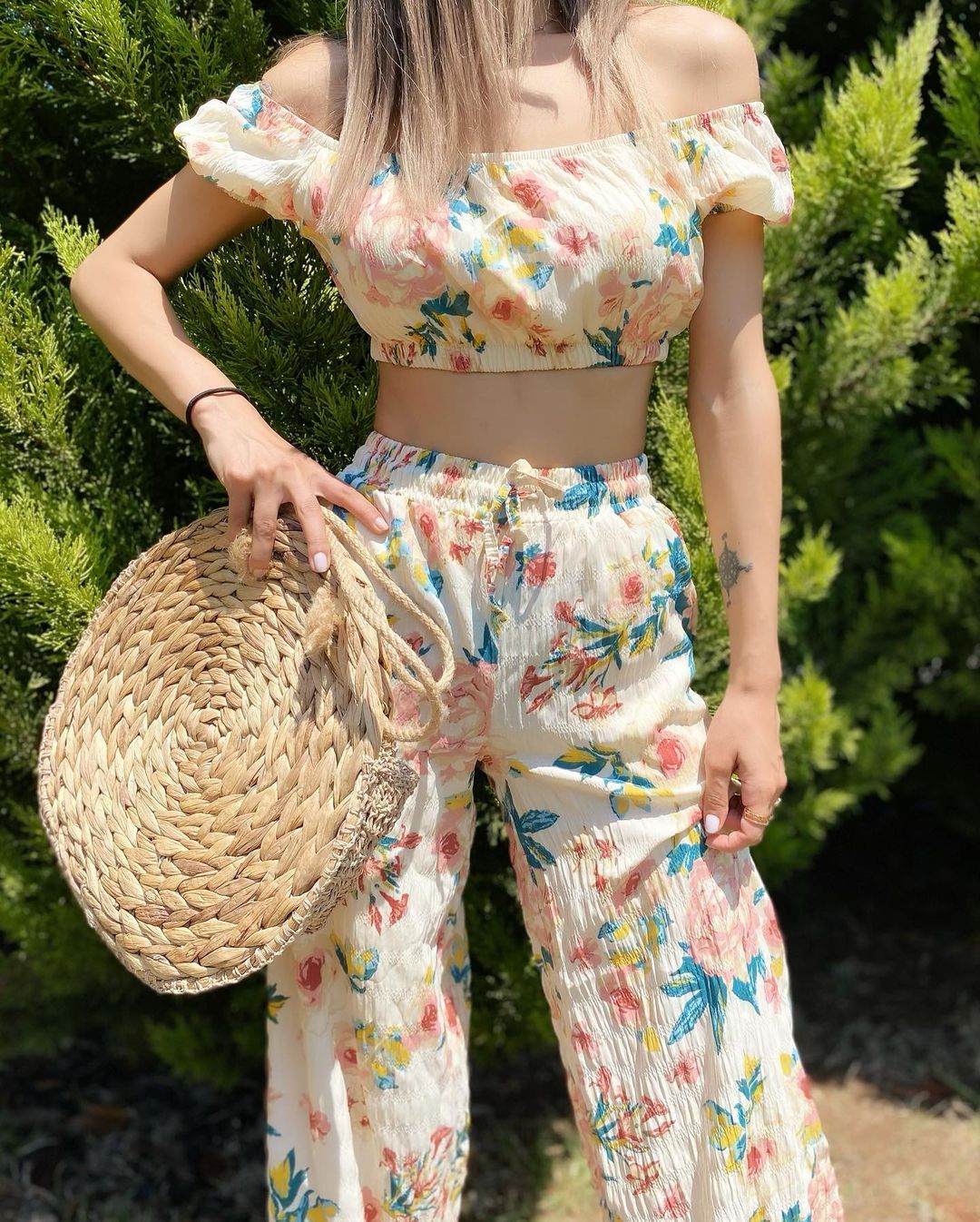 Sırt Detaylı Takım - Görsel 2